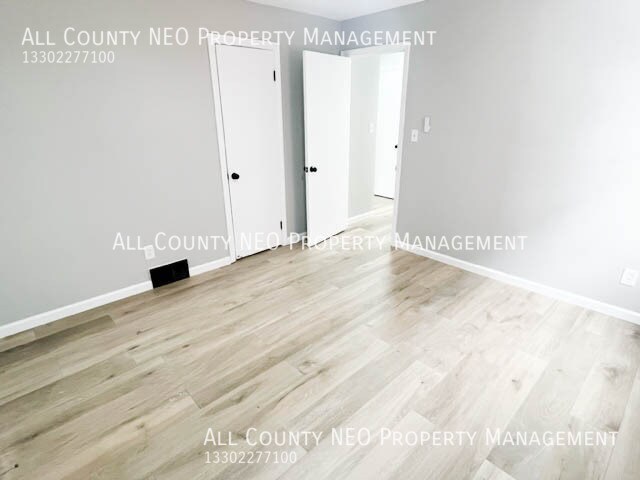 Building Photo - 13526 Cedar Rd