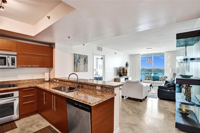 Building Photo - 2681 N Flamingo Rd