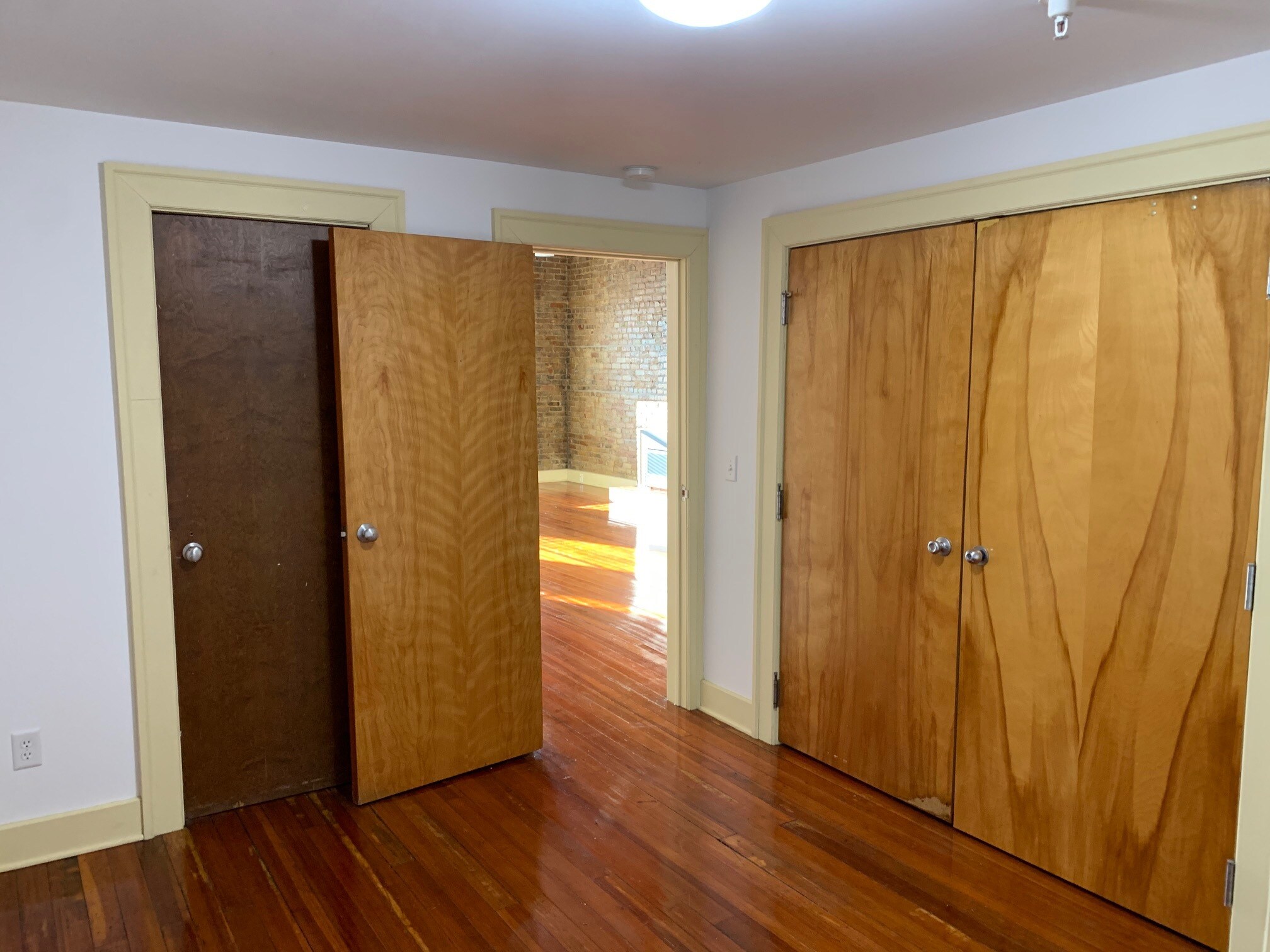 Building Photo - 515 N Main St