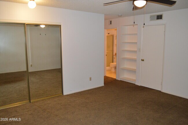 Building Photo - 5442 W El Caminito Dr