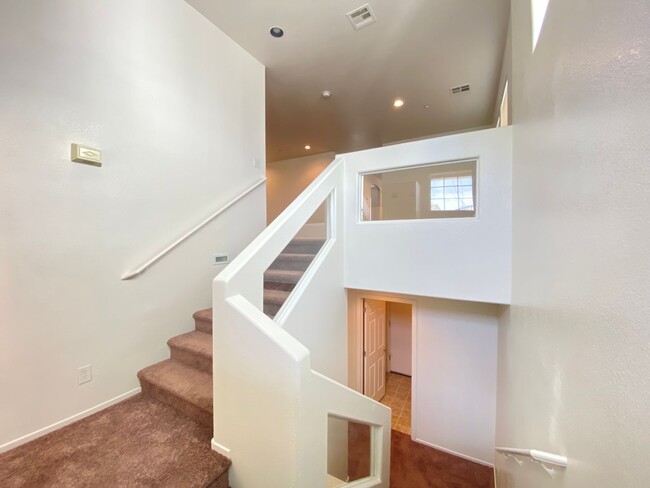 Building Photo - FRESHLY RENOVATED THREE STORY HOME WITH FO...