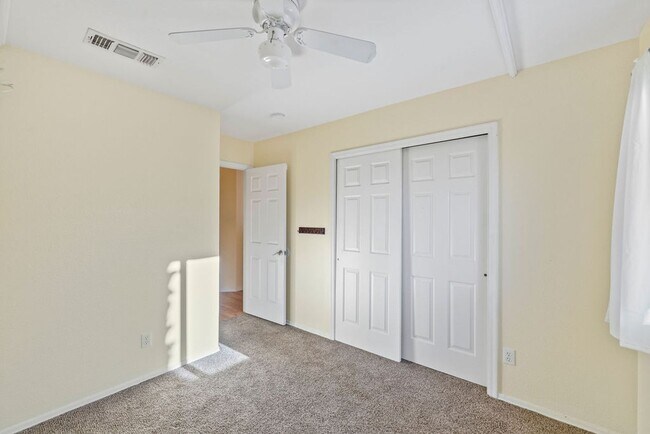 Building Photo - 4 Bedroom Home In Award Winning Vail Schoo...