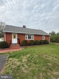 Building Photo - 8754 Signal Hill Rd