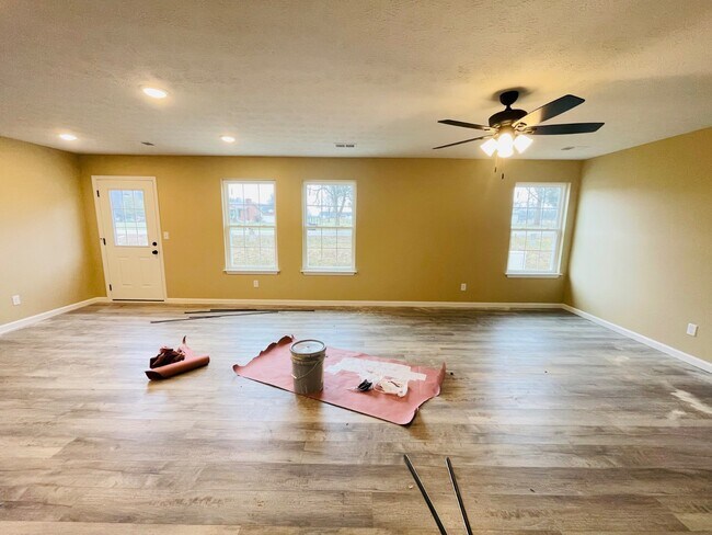 Building Photo - 106 Diane Ct