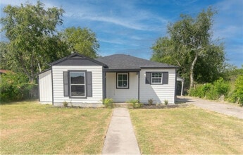 Building Photo - 1367 Normandy Dr