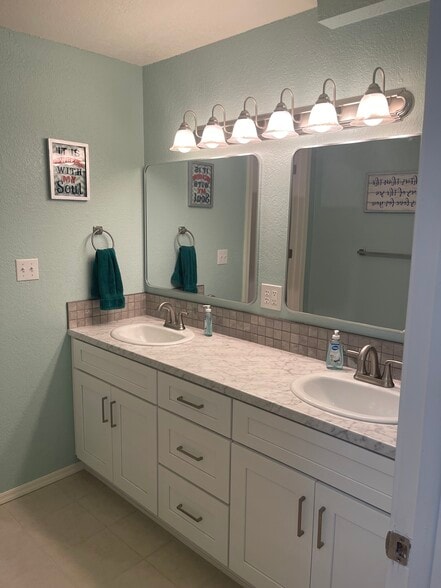 Building Photo - 135 Acoma Blvd N