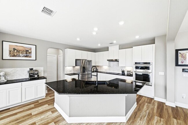 Building Photo - 8109 Tranquil Glade Trl