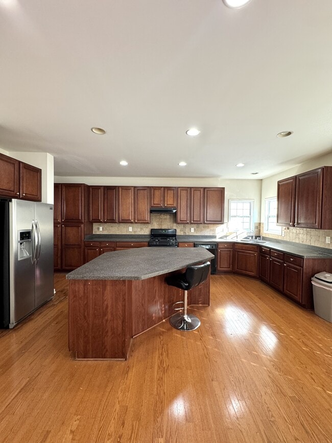 Building Photo - 6314 Mimosa Cir