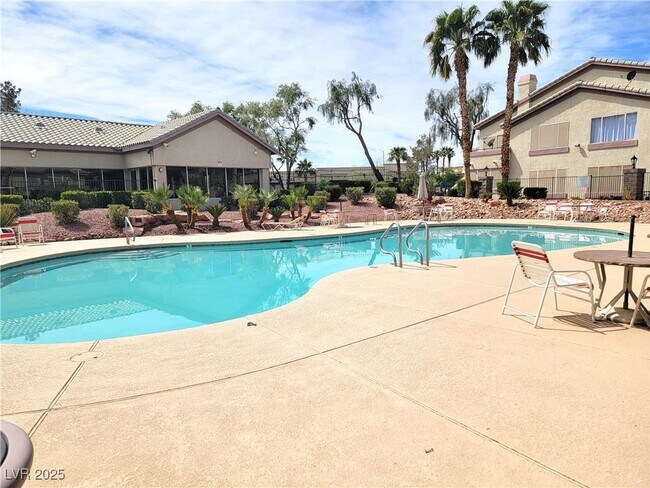 Building Photo - 5710 E Tropicana Ave