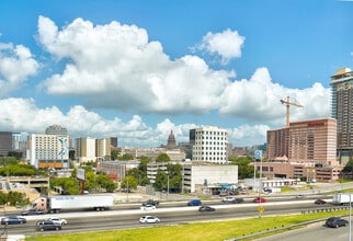 Building Photo - 800 Embassy Dr