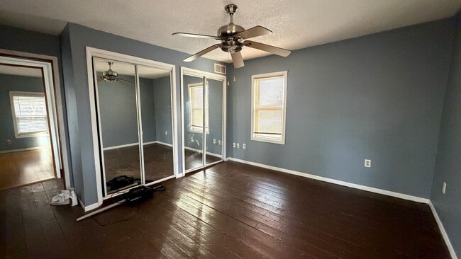 Building Photo - Adorable Rural Home in Rochester School District!