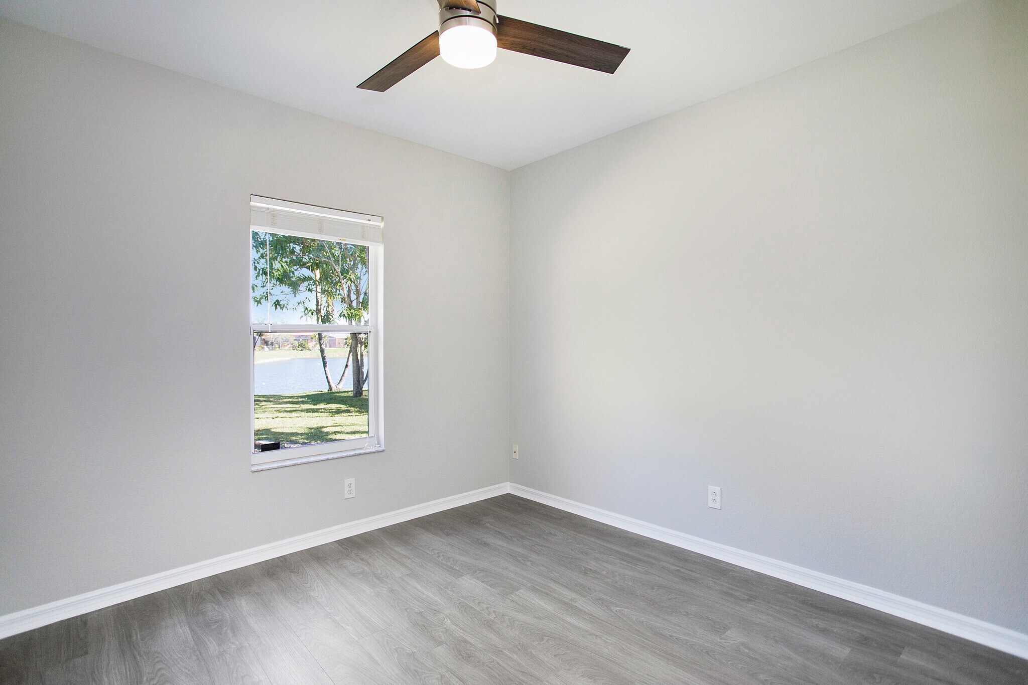 Building Photo - 2921 Inlet Cove Ln E