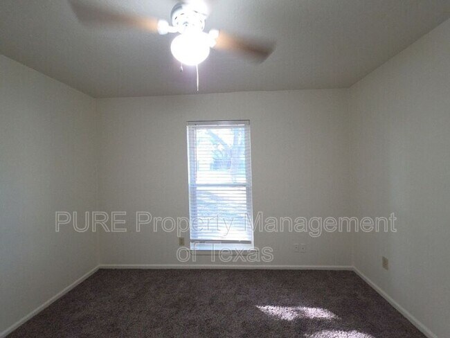 Building Photo - 304 McClendon Dr
