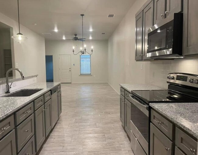 Building Photo - 2615 136th St