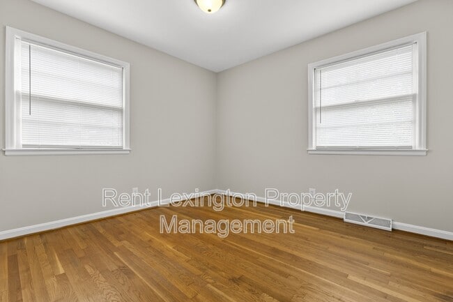 Building Photo - 304 Harvard Dr