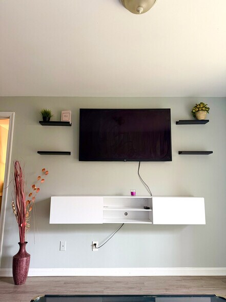 Building Photo - 2004 Fort Pemberton Ct