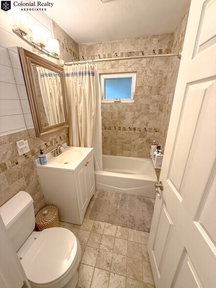 Building Photo - 81 Putnam St