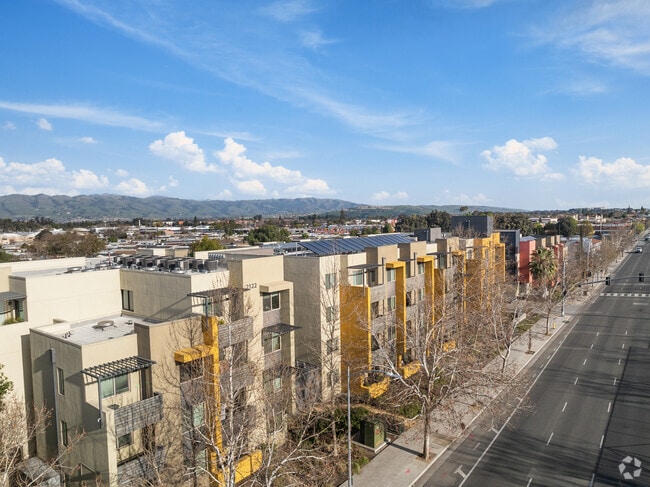 Aerial Photo - Met North