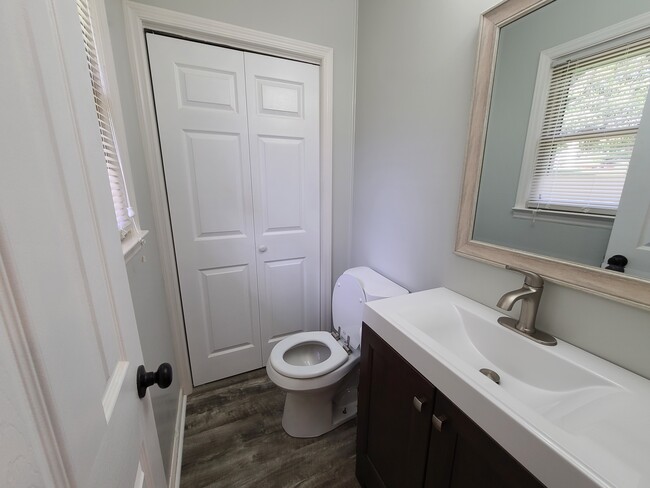 Master bathroom - 8 Guinevere Ct