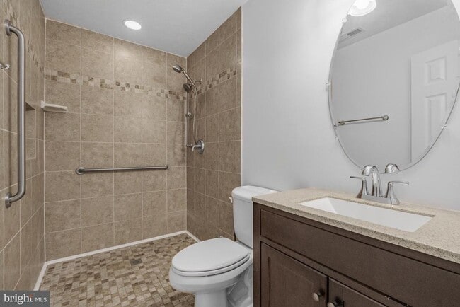 Building Photo - 41166 Glenwood Pl