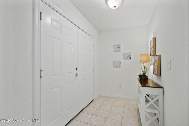 Building Photo - 820 Del Rio Way