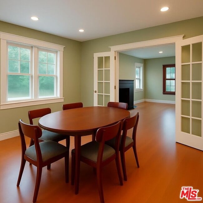 Building Photo - 13239 Addison St