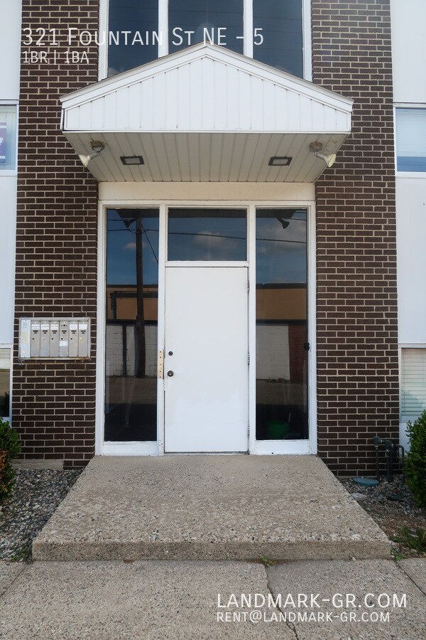Building Photo - 321 Fountain St NE