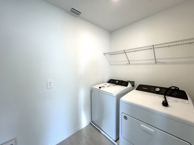 Building Photo - 2958 Sunstar Dr