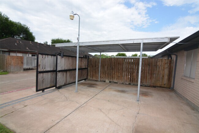 Building Photo - 7104 Jetty Ln