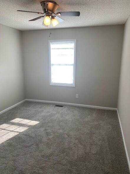Building Photo - 1205 Cross Creek Cir