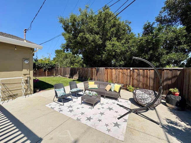 Building Photo - Updated Single Story Home with Cupertino Schools