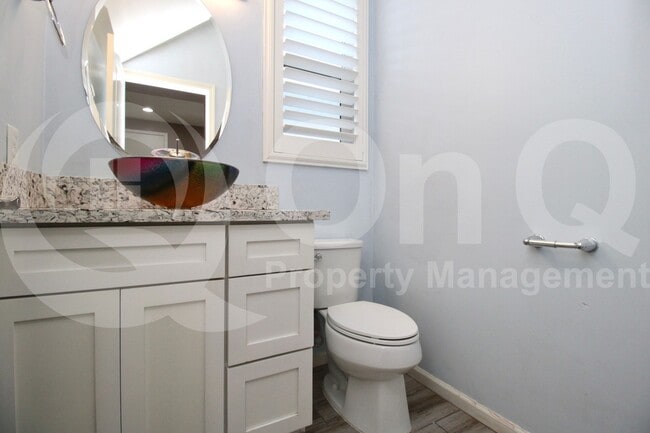 Building Photo - 3080 S Jasmine Dr