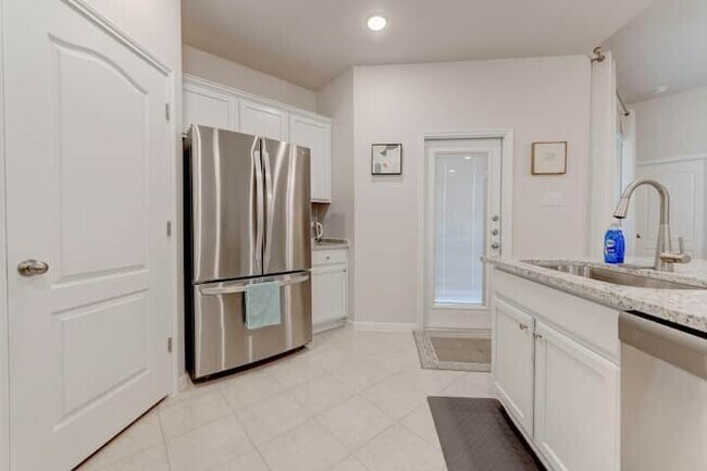 Building Photo - 3703 McCleland Crk Trl