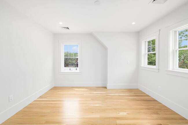 Building Photo - 35 Anchor Way