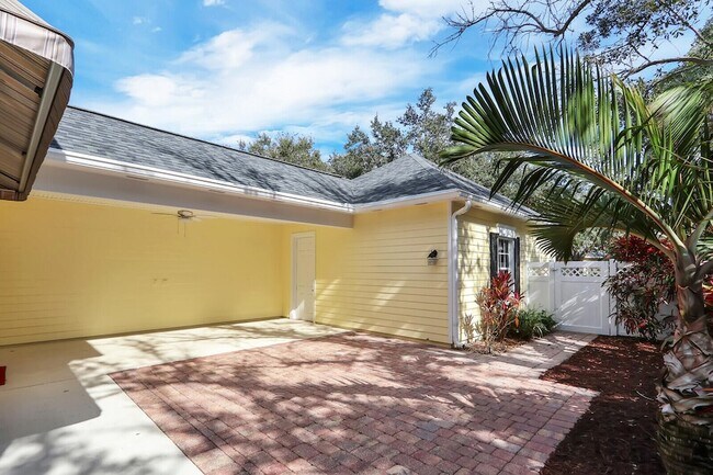 Building Photo - 199 Barbados Dr