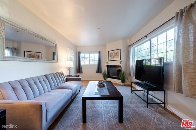 Building Photo - 2 br, 2 bath House - 8968 Wonderland Ave # 1