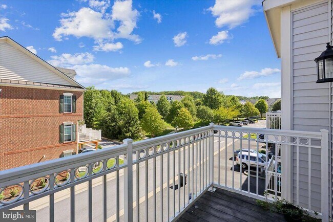 Building Photo - 402 Orchard Ridge Dr