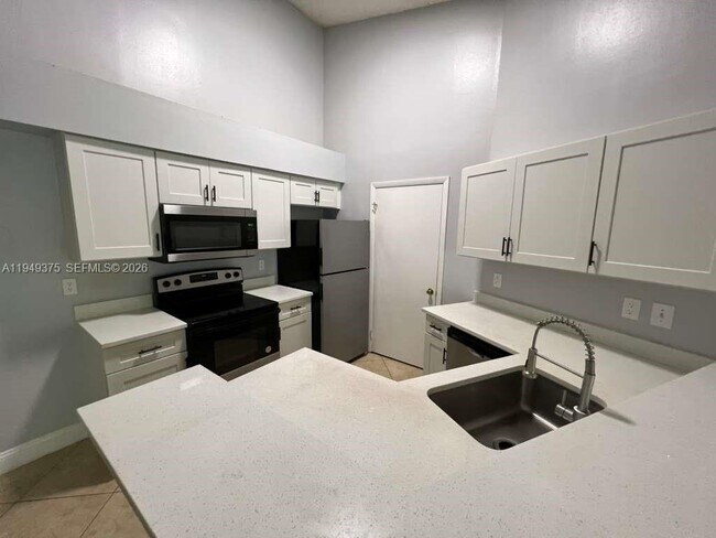 Building Photo - 9999 Summerbreeze Dr