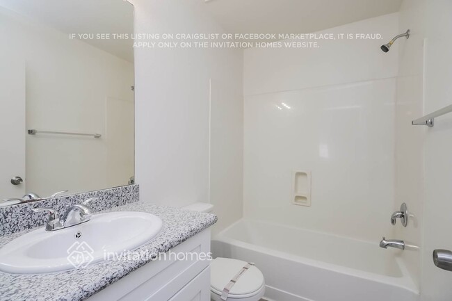 Building Photo - 42575 W Sunland Dr