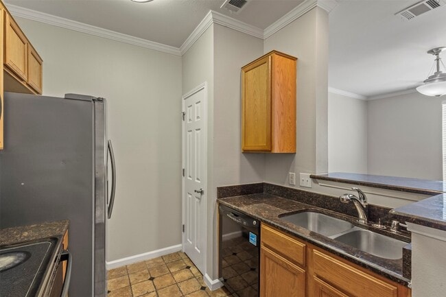 Building Photo - 8015 Ederville Cir