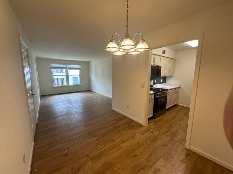 Building Photo - 2118 Acklen Ave