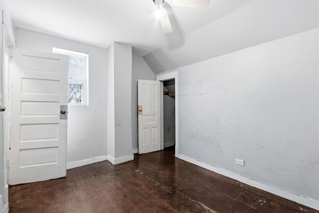 Building Photo - 6913 S Throop St