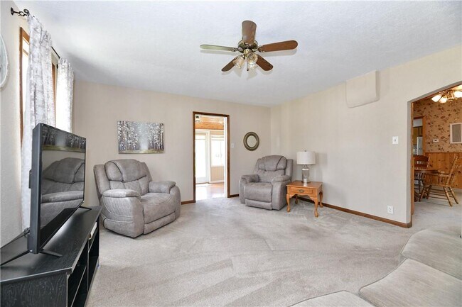 Building Photo - 2415 S A St