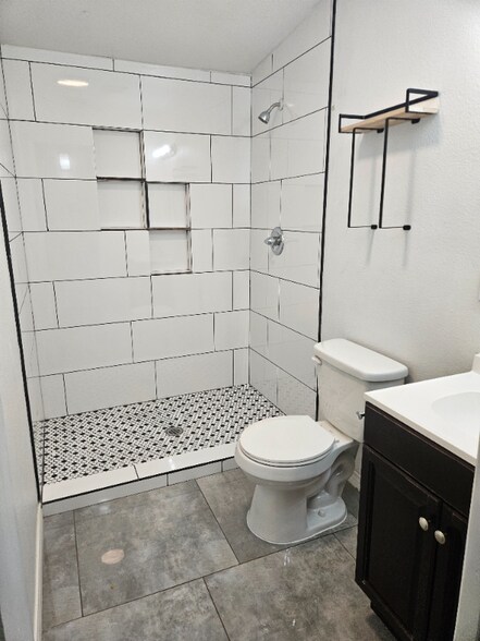 Building Photo - 729 N Ruddell St