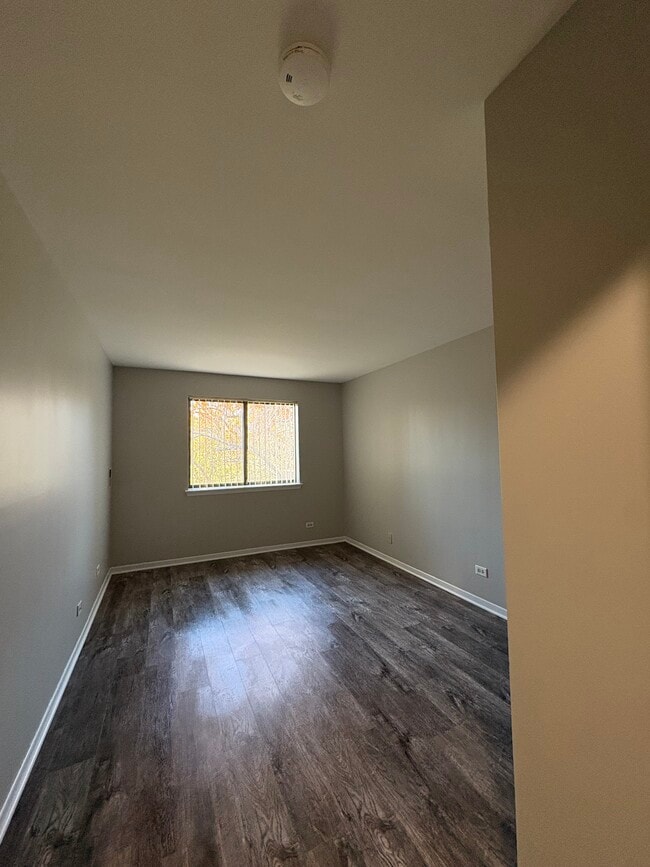 Building Photo - 33720 N Royal Oak Ln