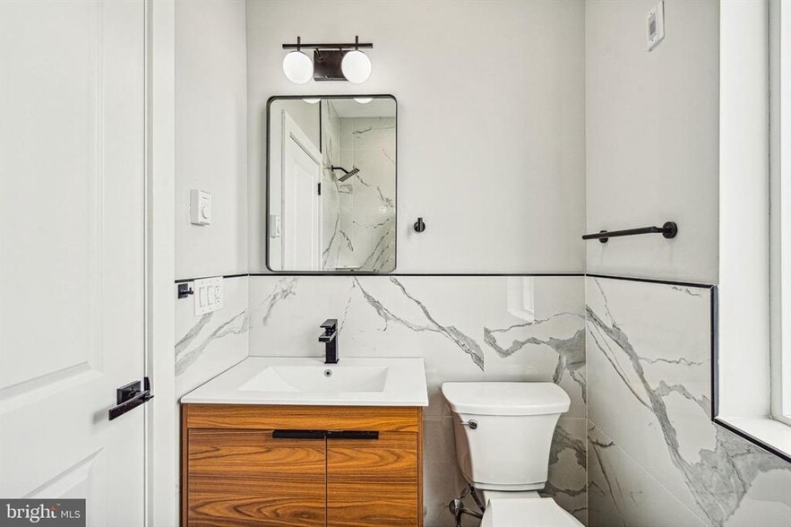 Bathroom - 2356 Gerritt St