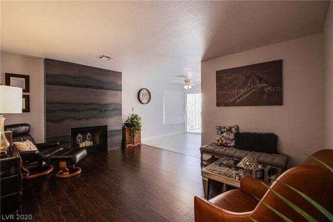 Building Photo - Summerlin Beauty! Unfurnished