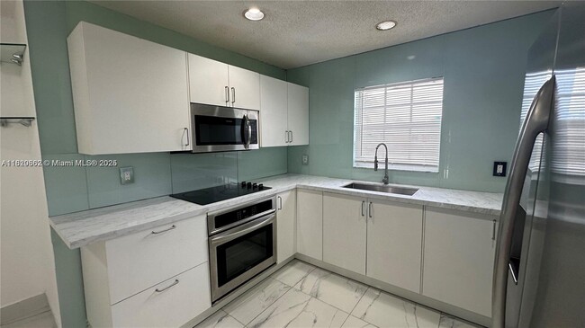 Building Photo - 13060 SW 262nd Terrace