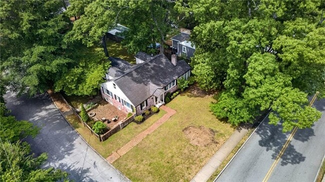 Building Photo - 392 Collier Rd NW