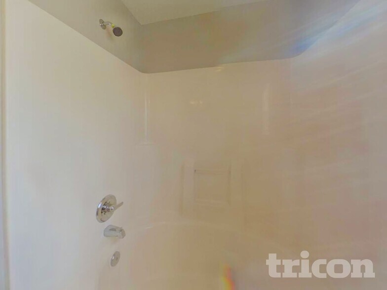 Building Photo - 131 Mews Ct